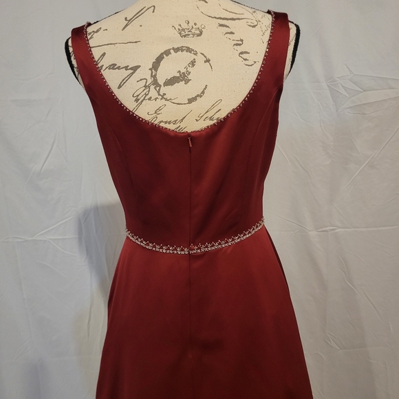 NWT- Elegant Burgundy Evening Gown - Picture 5 of 8